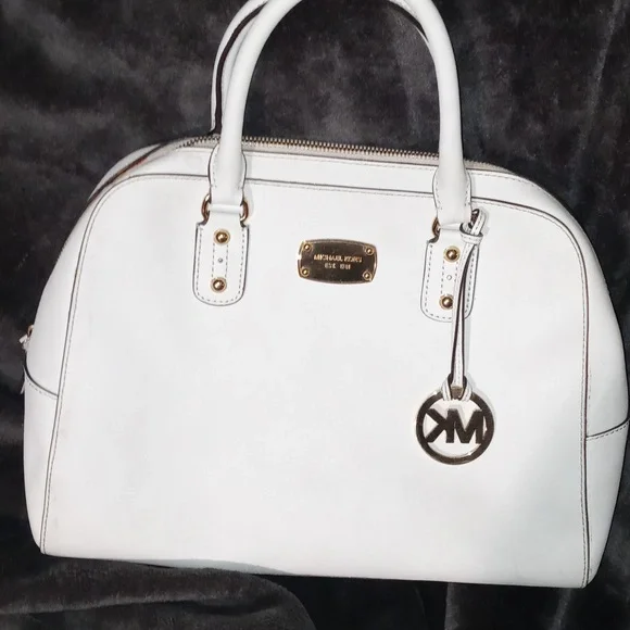 MK purse - Picture 1 of 4